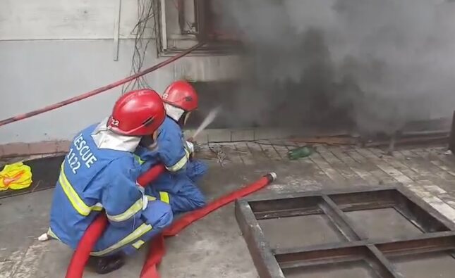 Seven Injured as Factory Building Collapses After Massive Fire in Karachi’s Landhi EPZ