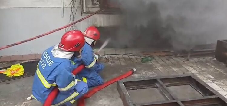 Seven Injured as Factory Building Collapses After Massive Fire in Karachi’s Landhi EPZ